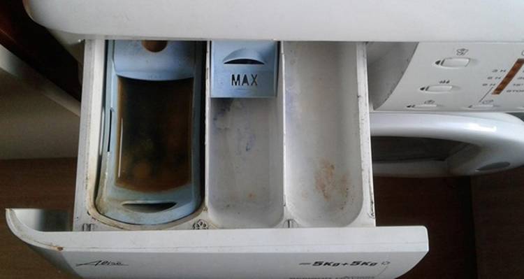 5 отличных лайфхаков, благодаря которым удастся сохранить вашу стиральную машину сверкающей и чистой еще долгие годы